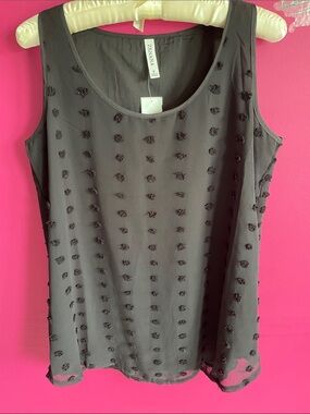 Zenana Outfitters Black Textured Dot Sleeveless blouse